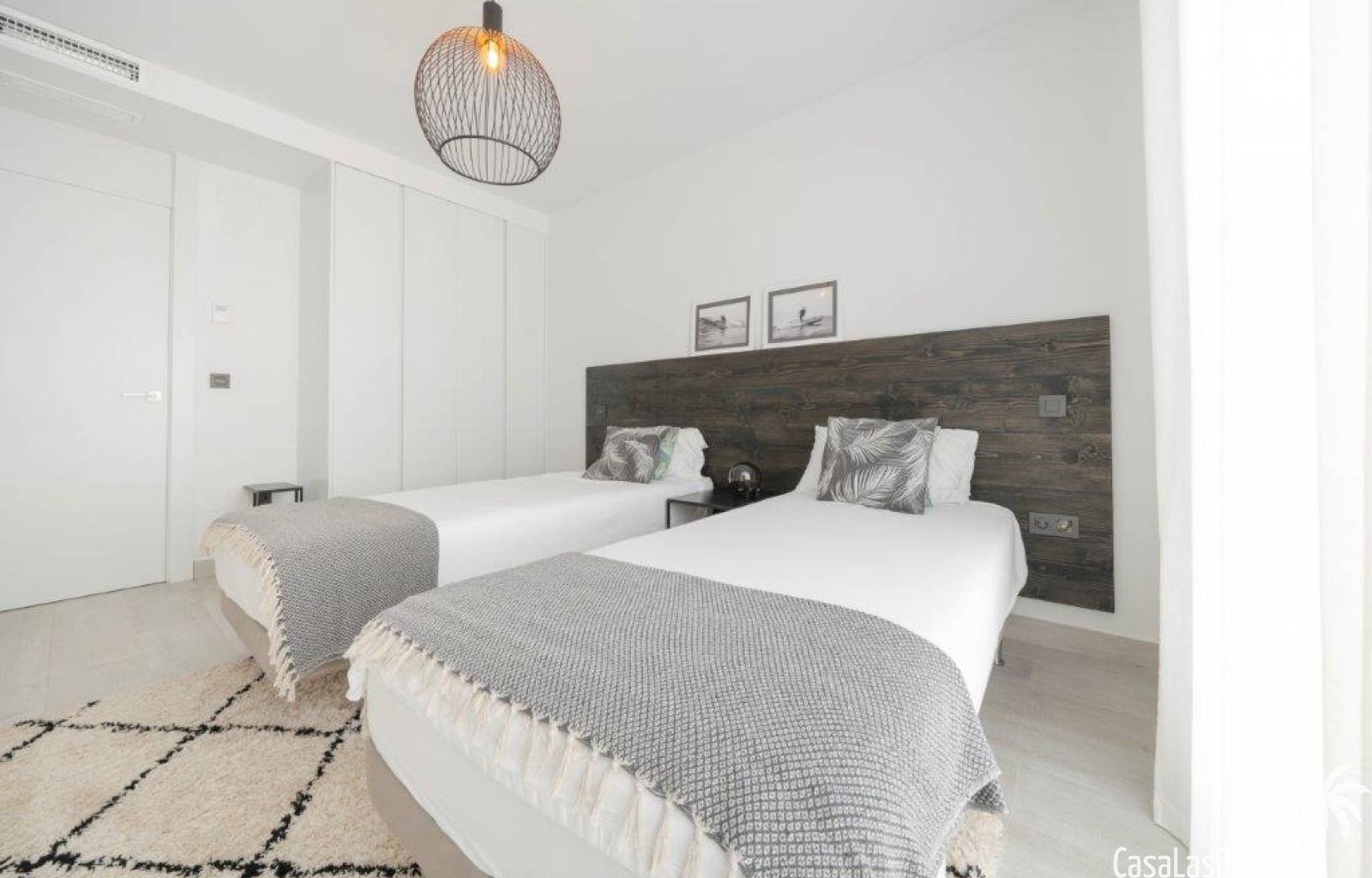  VILLA SUNRISE bietet ein unvergleichliches Urlaubserlebnis für diejenigen, die Luxus und Komfort in einer idyllischen Umgebung suchen. An der wunders