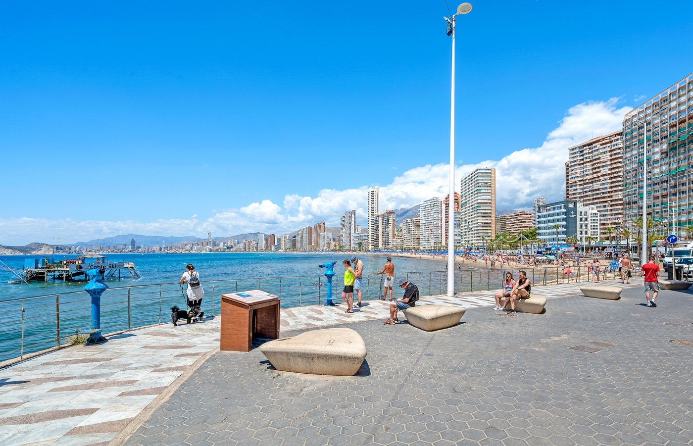   We present a&amp;nbsp;rare opportunity&amp;nbsp;in one of&amp;nbsp;Benidorm’s most privileged locations: right next to the iconic&amp;nbsp;Hotel Lid