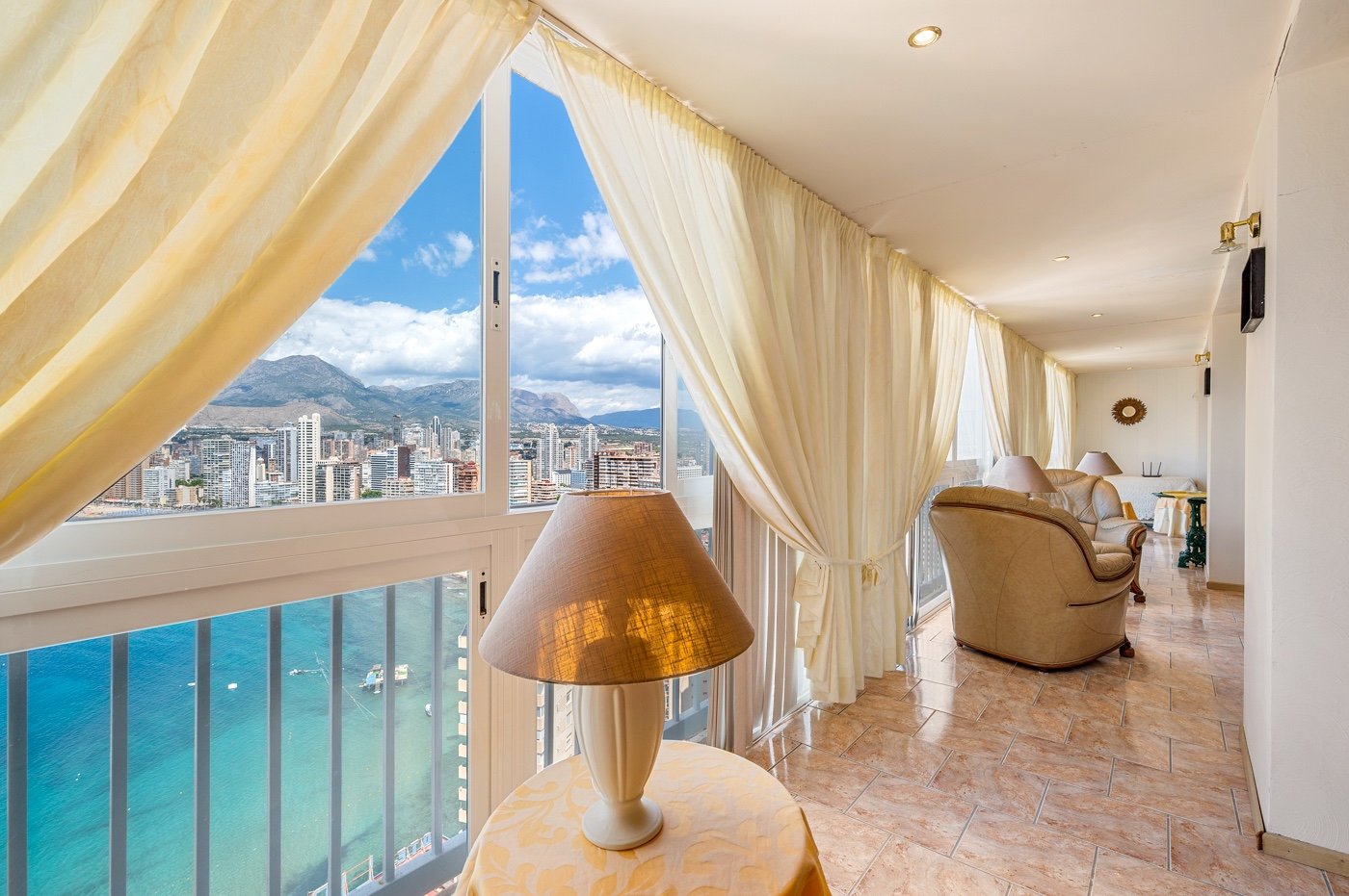   We present a&amp;nbsp;rare opportunity&amp;nbsp;in one of&amp;nbsp;Benidorm’s most privileged locations: right next to the iconic&amp;nbsp;Hotel Lid