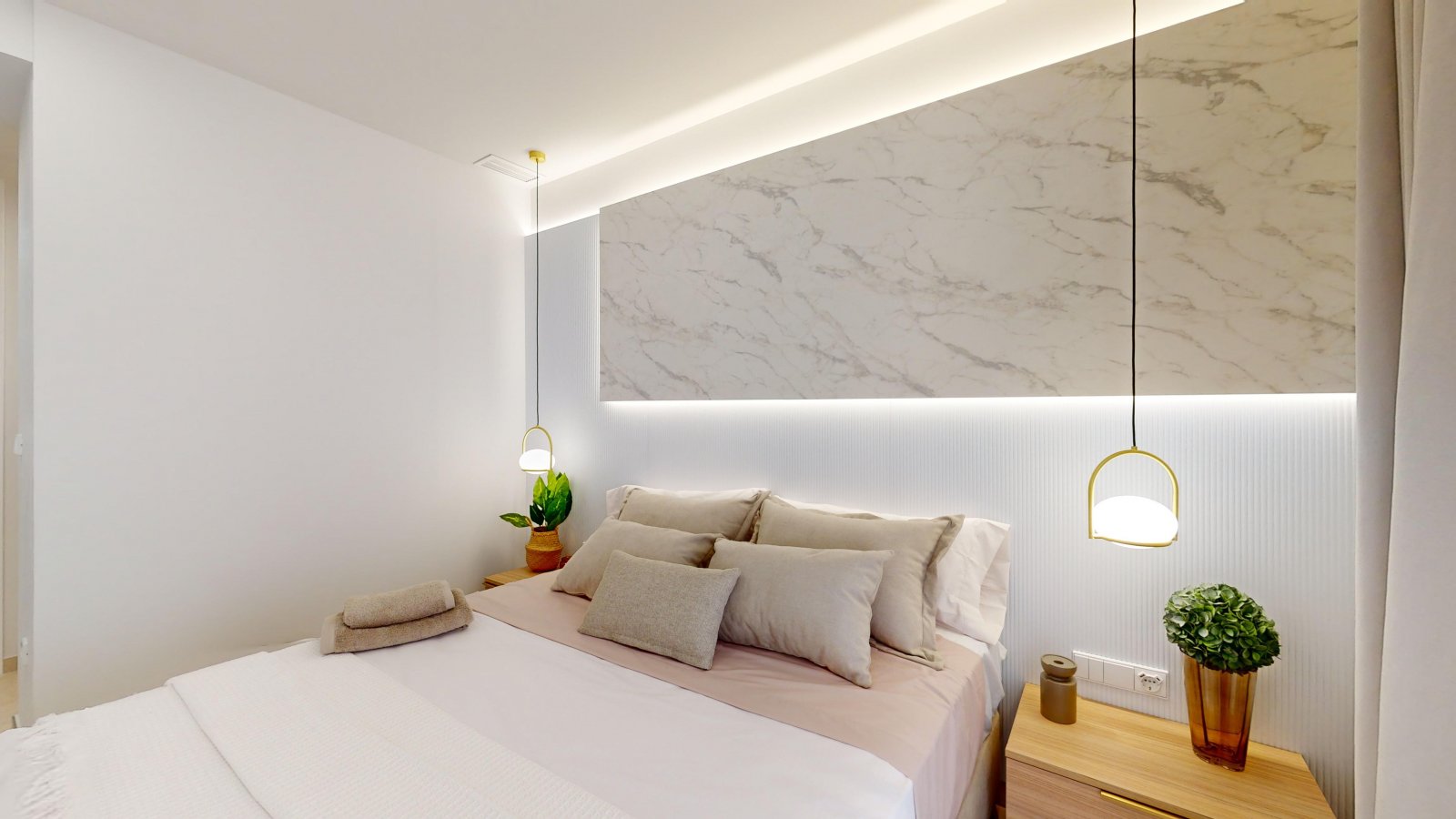  In der prestigeträchtigen Gegend von Cabo Roig gelegen, bietet diese Wohnanlage eine Auswahl von 23 Immobilien, darunter Apartments, Erdgeschosswohnu