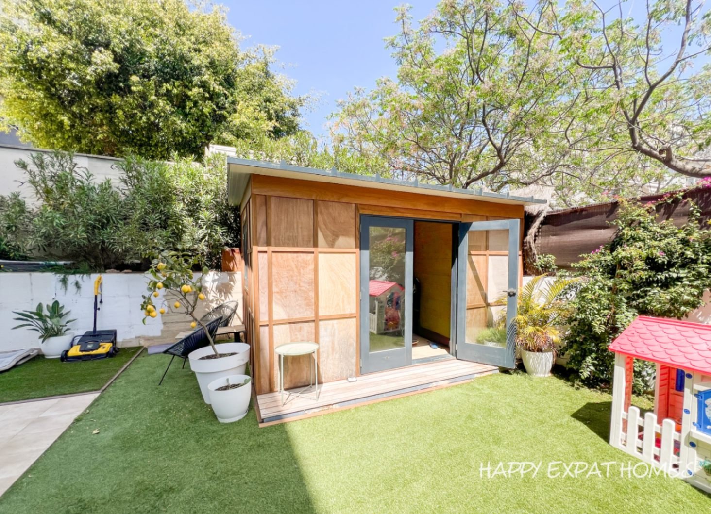 Mit dieser Wohnung in La Plana lautet das Schlüsselwort: GARTEN.\
Ein privater Rückzugsort dieser Größe nur einen kurzen