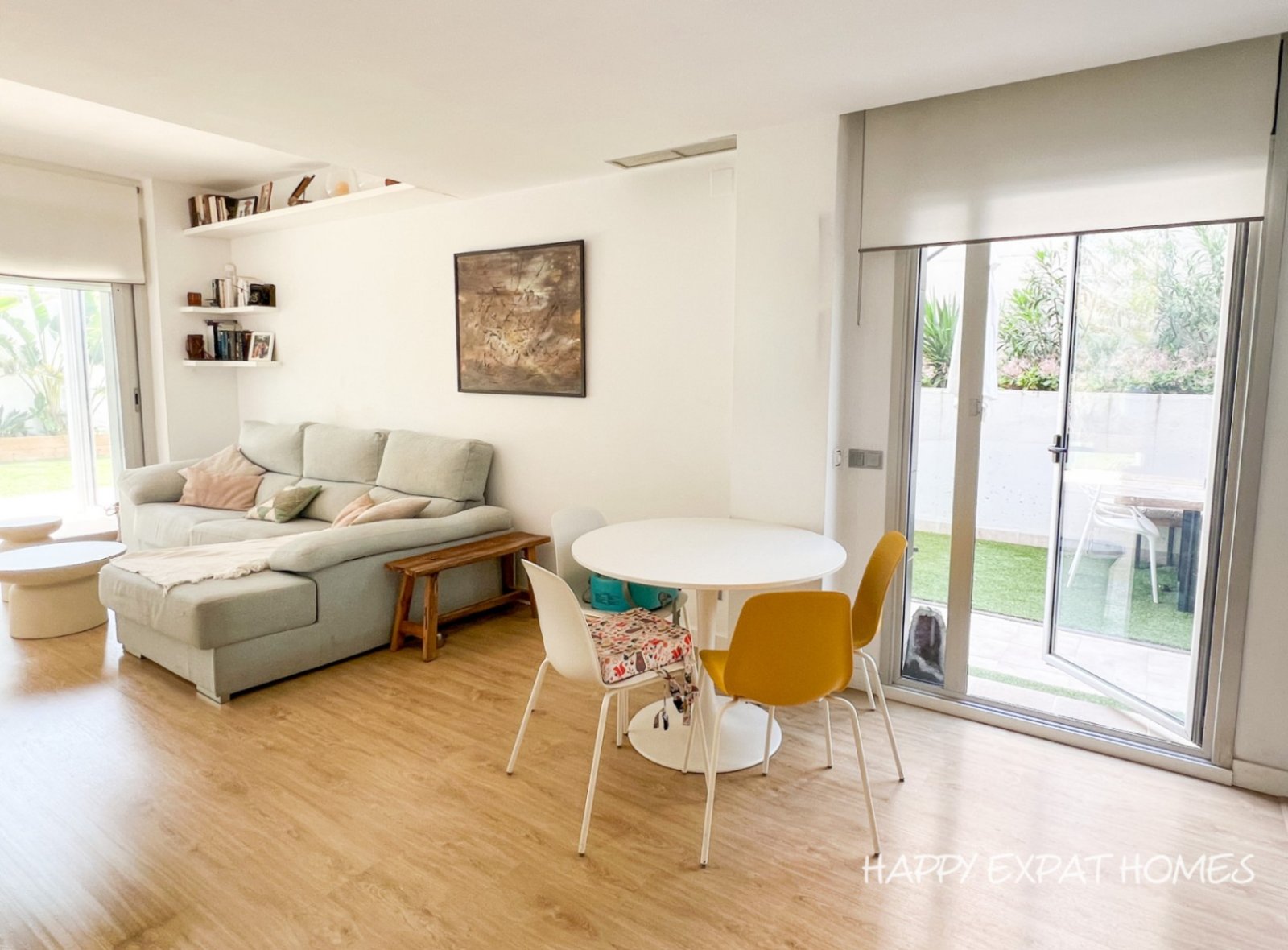 Mit dieser Wohnung in La Plana lautet das Schlüsselwort: GARTEN.\
Ein privater Rückzugsort dieser Größe nur einen kurzen