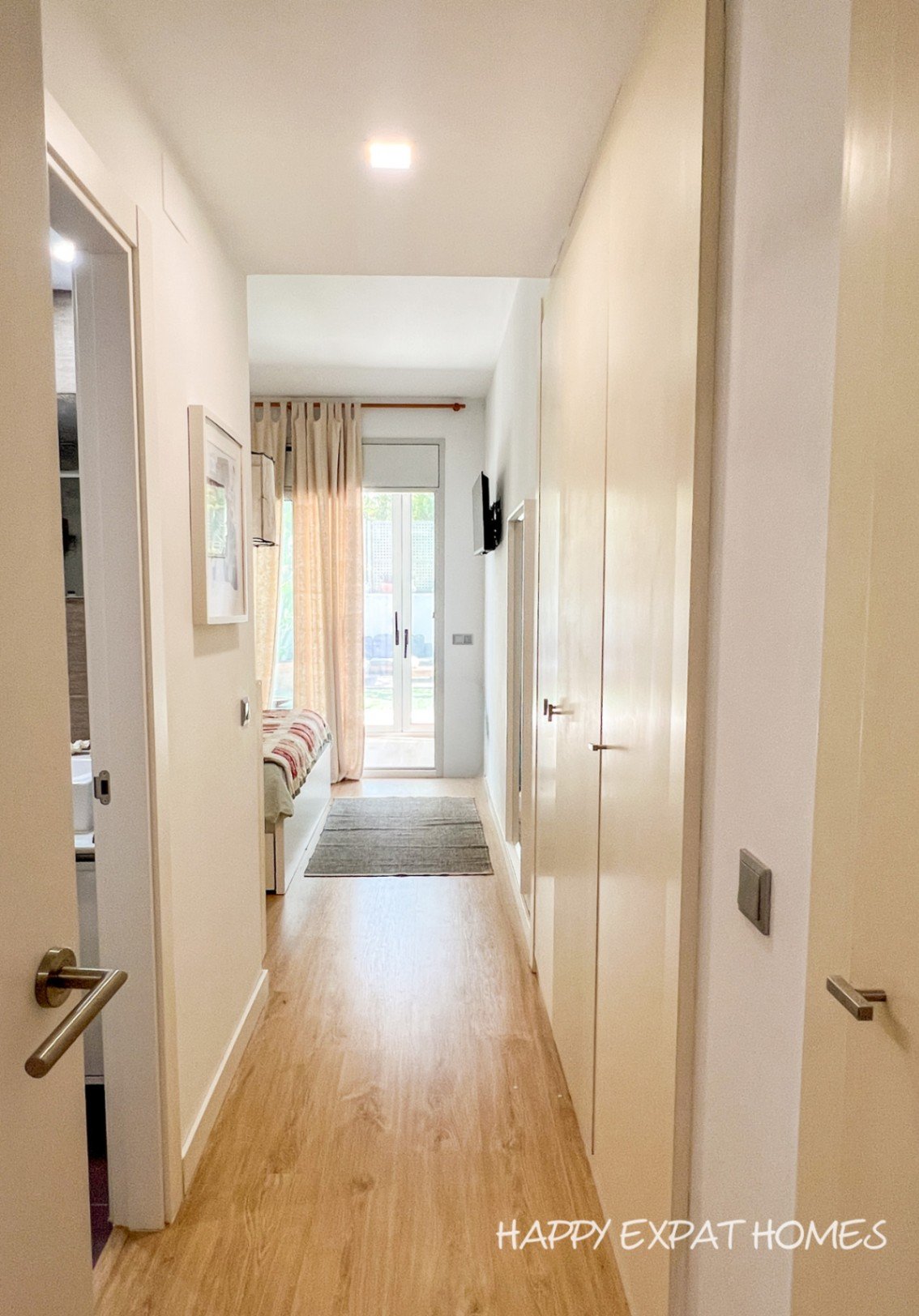 Mit dieser Wohnung in La Plana lautet das Schlüsselwort: GARTEN.\
Ein privater Rückzugsort dieser Größe nur einen kurzen