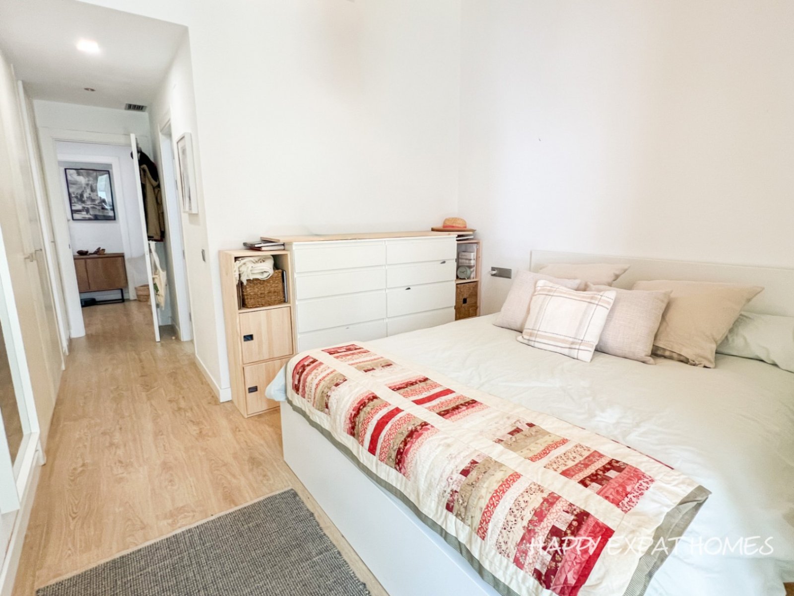 Mit dieser Wohnung in La Plana lautet das Schlüsselwort: GARTEN.\
Ein privater Rückzugsort dieser Größe nur einen kurzen