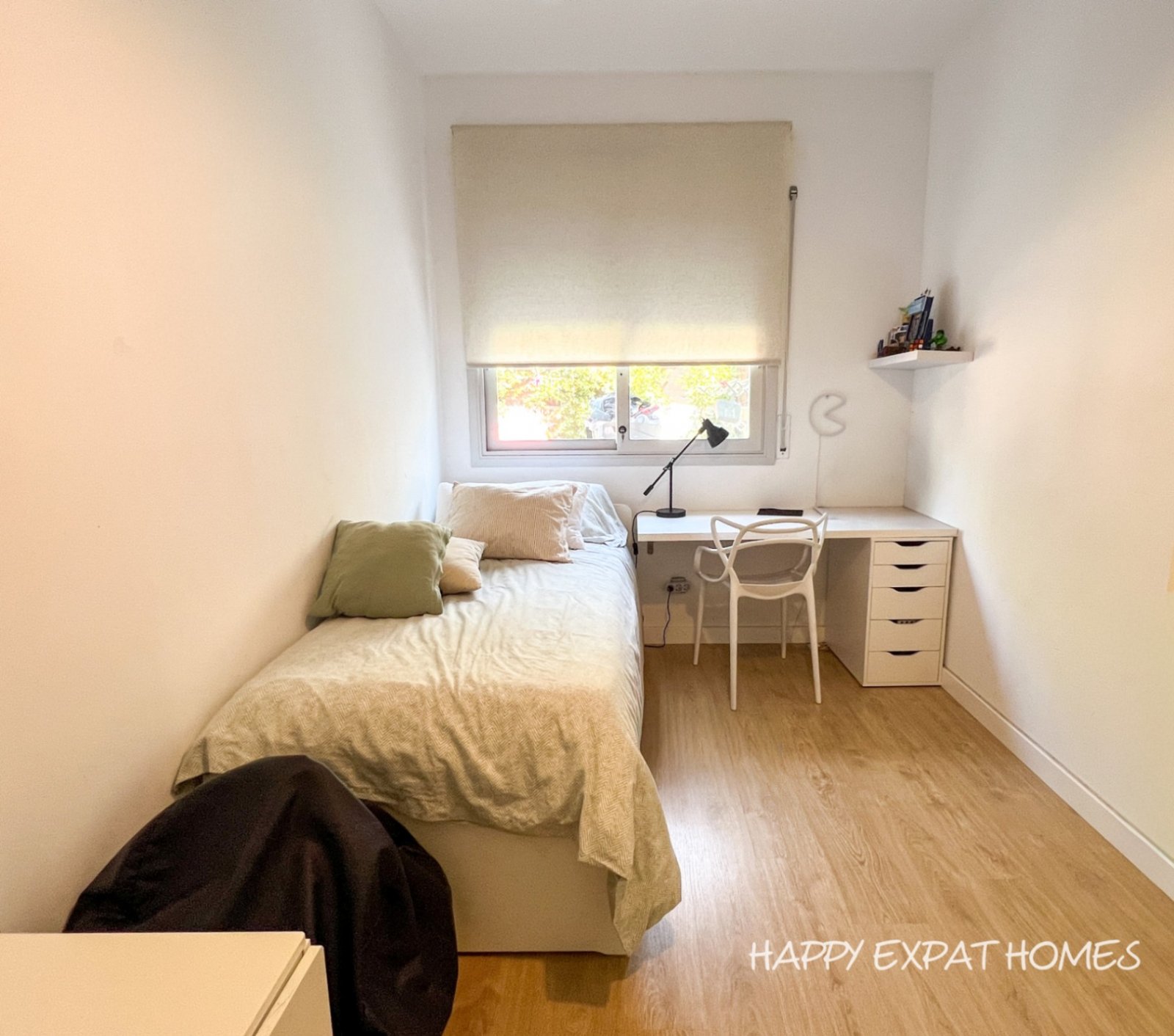 Mit dieser Wohnung in La Plana lautet das Schlüsselwort: GARTEN.\
Ein privater Rückzugsort dieser Größe nur einen kurzen