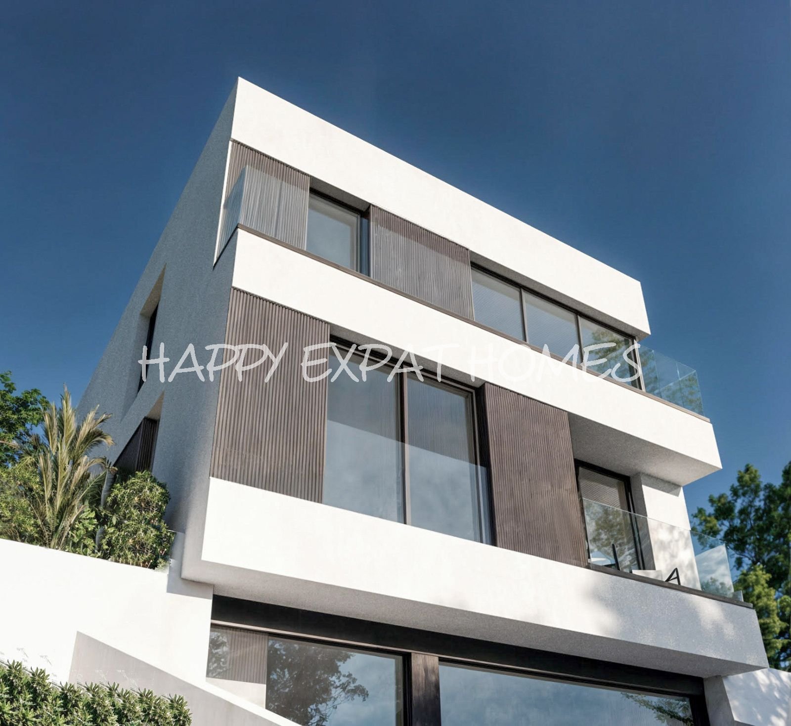 Unvollendetes freistehendes Passivhaus in Mas Alba, einer ruhigen Wohngegend direkt hinter Sitges, nahe dem Handelsbereich mit Aldi und Lidl. Administ