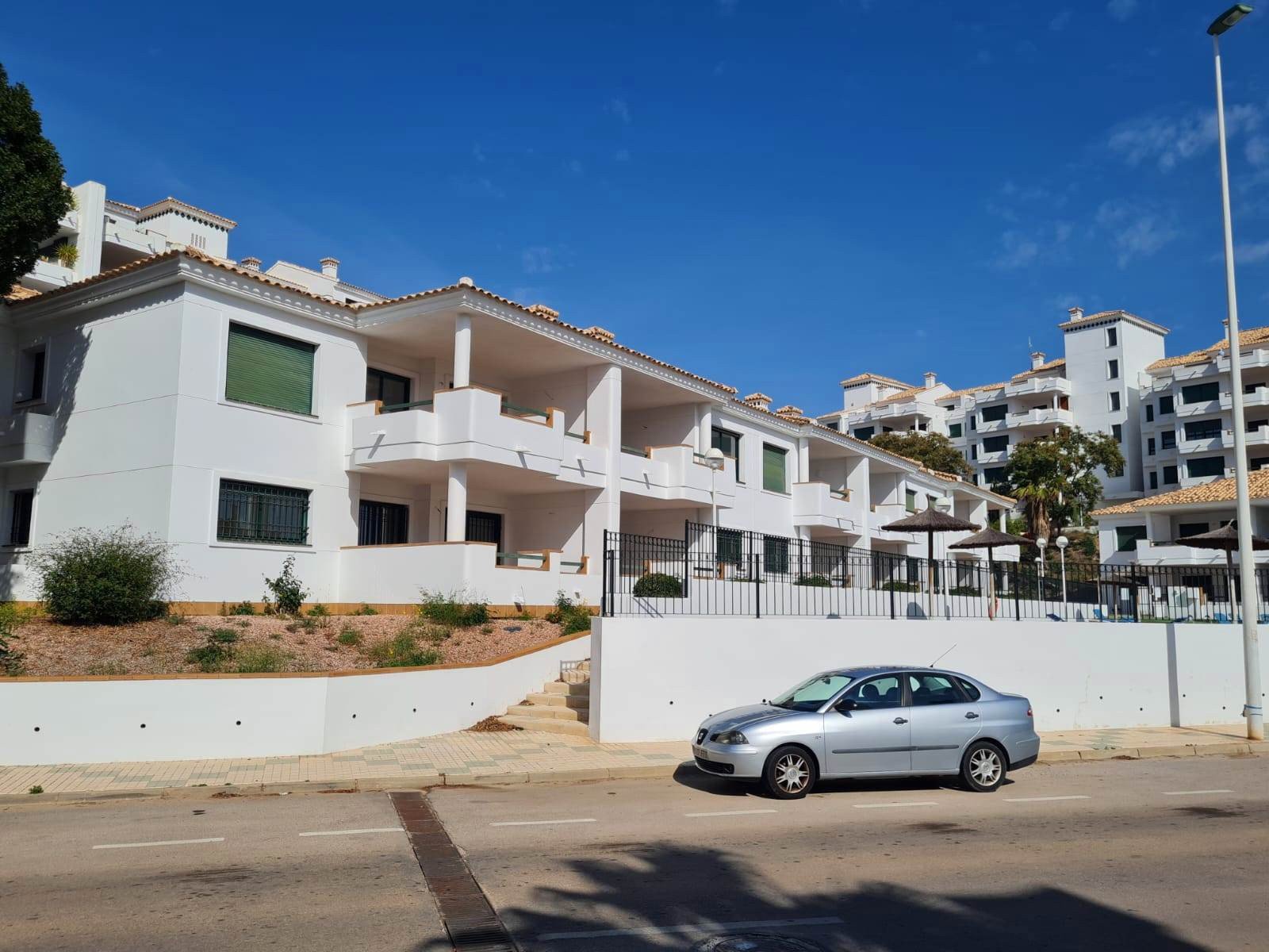  Bezugsfertige Wohnungen zu verkaufen – Lomas de Campoamor, Orihuela Costa – inklusive Haushaltsgeräte und Klimaanlage!
Entdecken Sie eine a
