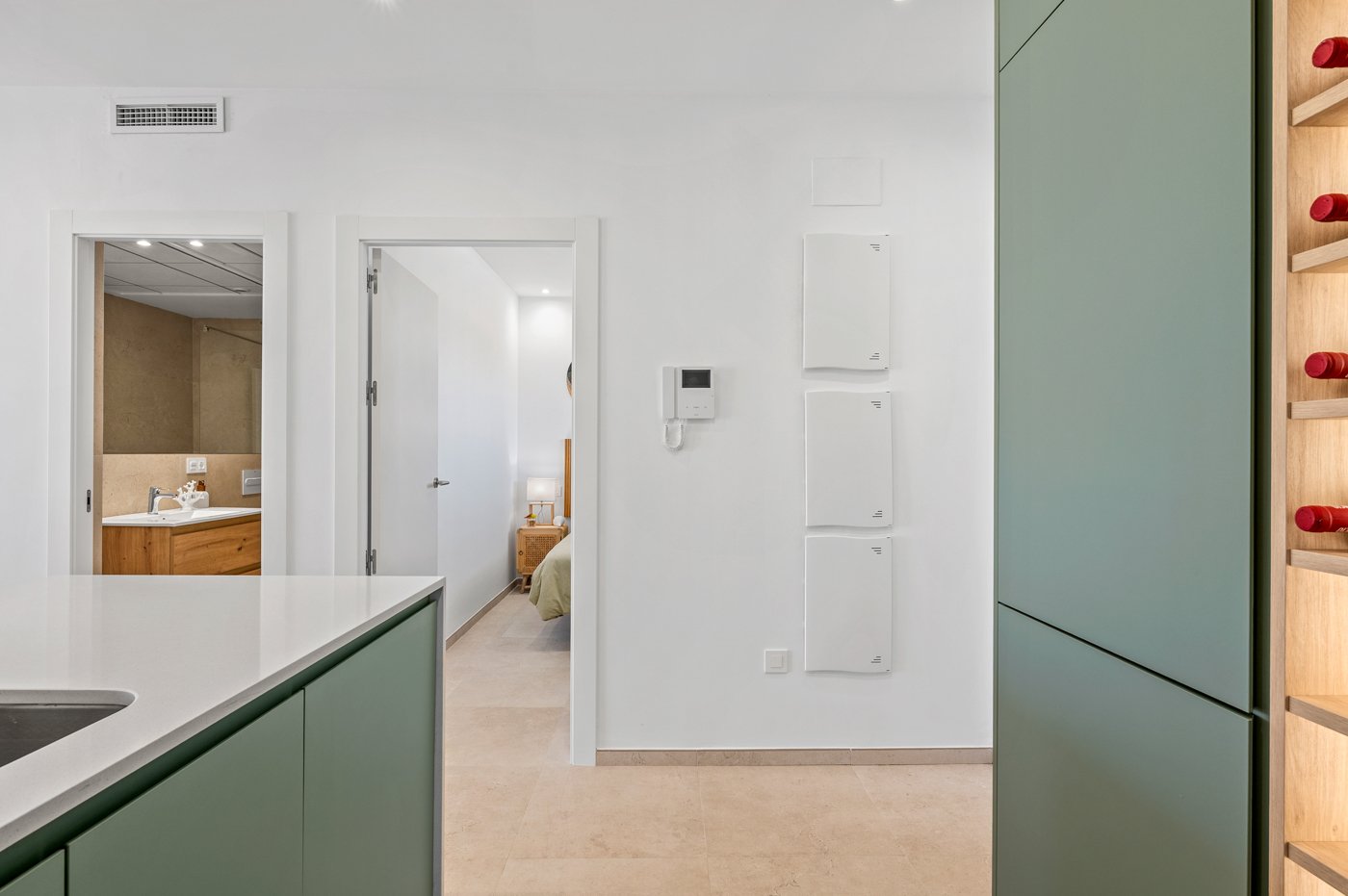 Im charmanten Ort Los Alcázares gelegen, bietet diese exklusive Wohnanlage eine Auswahl von 16 Immobilien, darunter Apartments, Erdgeschosse und Pent