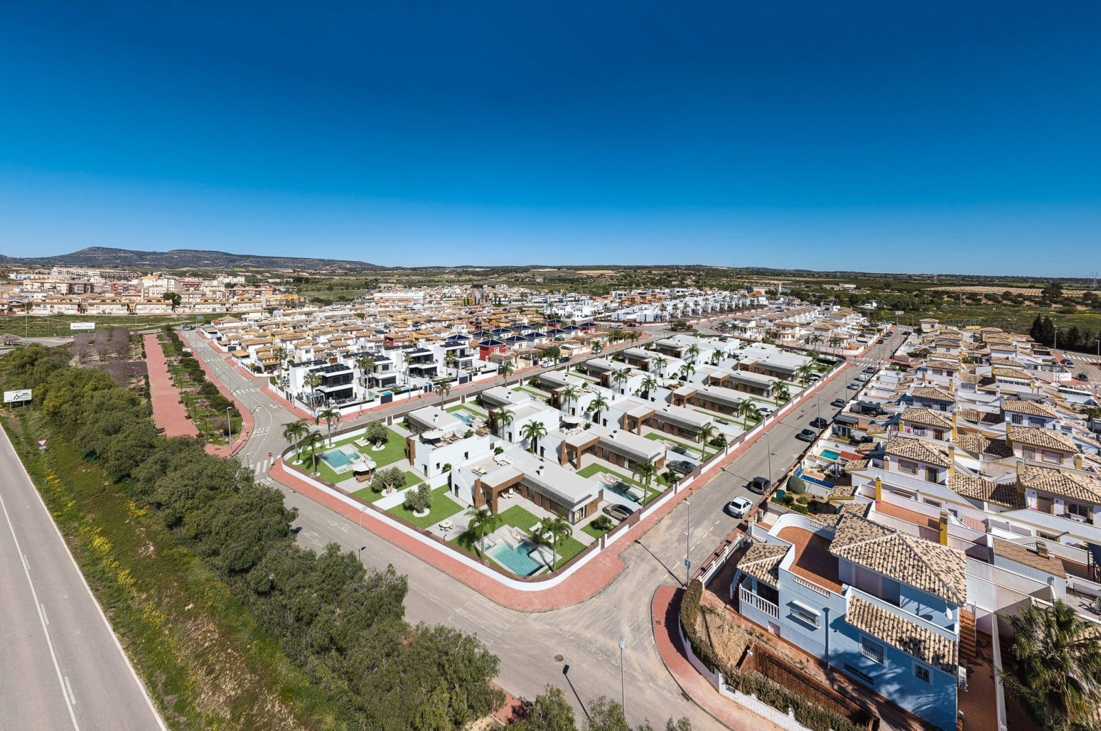 In der bezaubernden Region Murcia gelegen, bietet diese exklusive Sammlung von drei freistehenden Häusern ein einzigartiges Wohnerlebnis. Jede Immobi