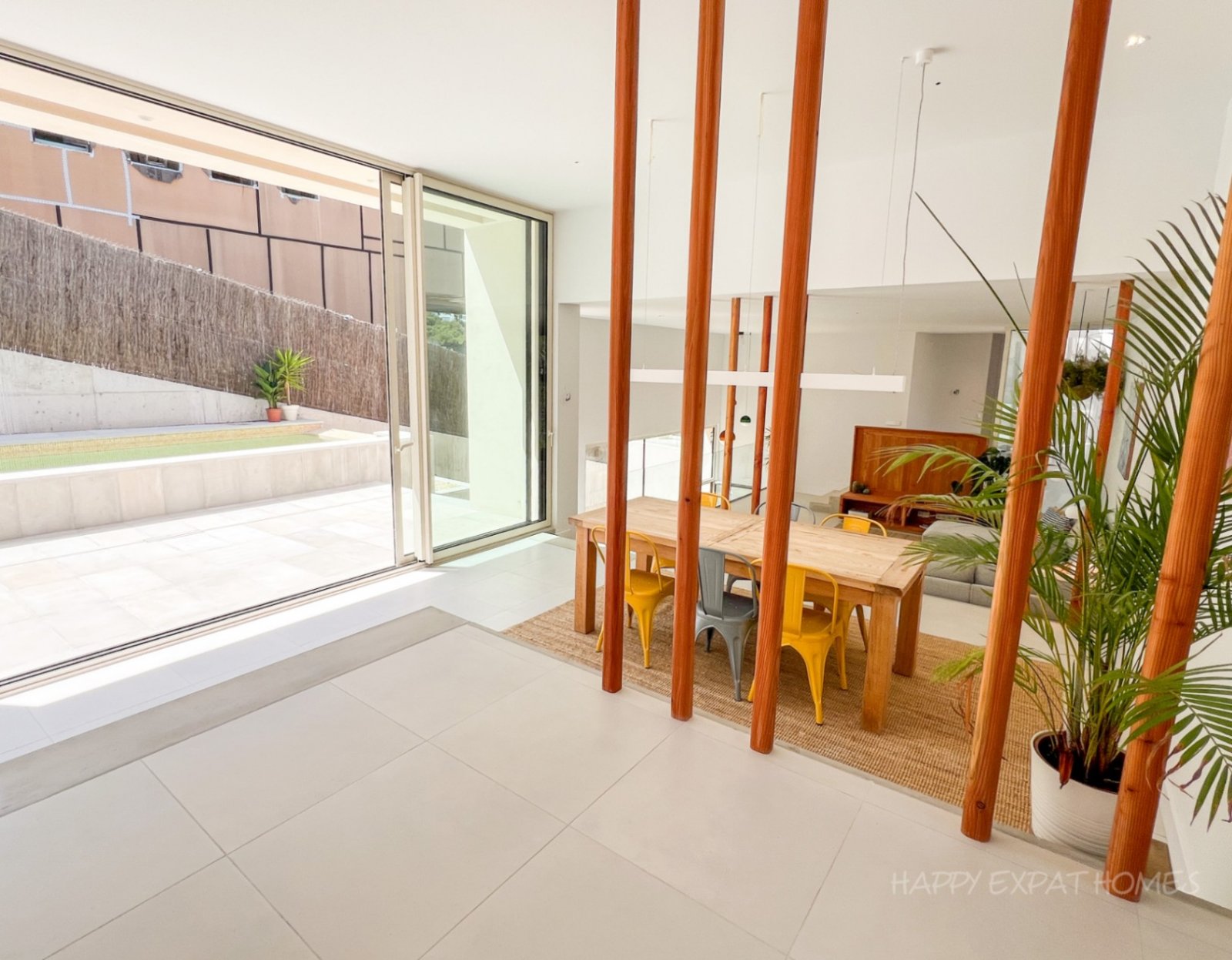 Zeitgen&ouml;ssische &Ouml;ko-Villa: Wo Natur auf modernes Design trifftMas Alba &ndash; Ein nachhaltiges Refugium 5 Minuten von Sitges entfernt\&amp;
