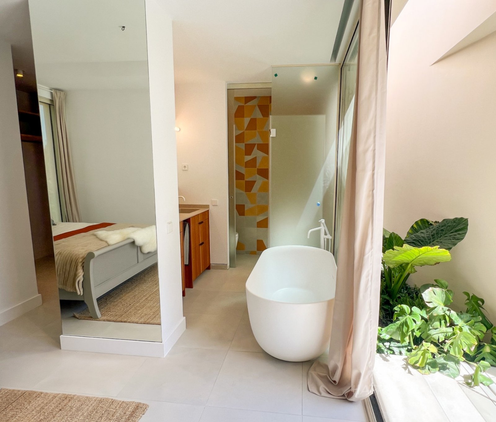 Zeitgen&ouml;ssische &Ouml;ko-Villa: Wo Natur auf modernes Design trifftMas Alba &ndash; Ein nachhaltiges Refugium 5 Minuten von Sitges entfernt\&amp;