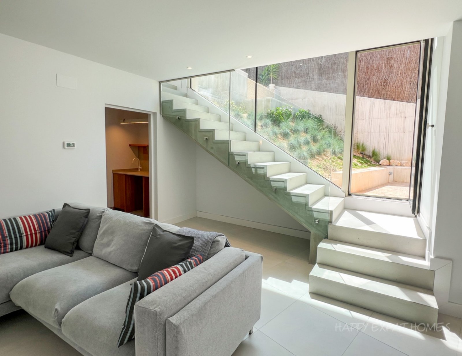 Zeitgen&ouml;ssische &Ouml;ko-Villa: Wo Natur auf modernes Design trifftMas Alba &ndash; Ein nachhaltiges Refugium 5 Minuten von Sitges entfernt\&amp;