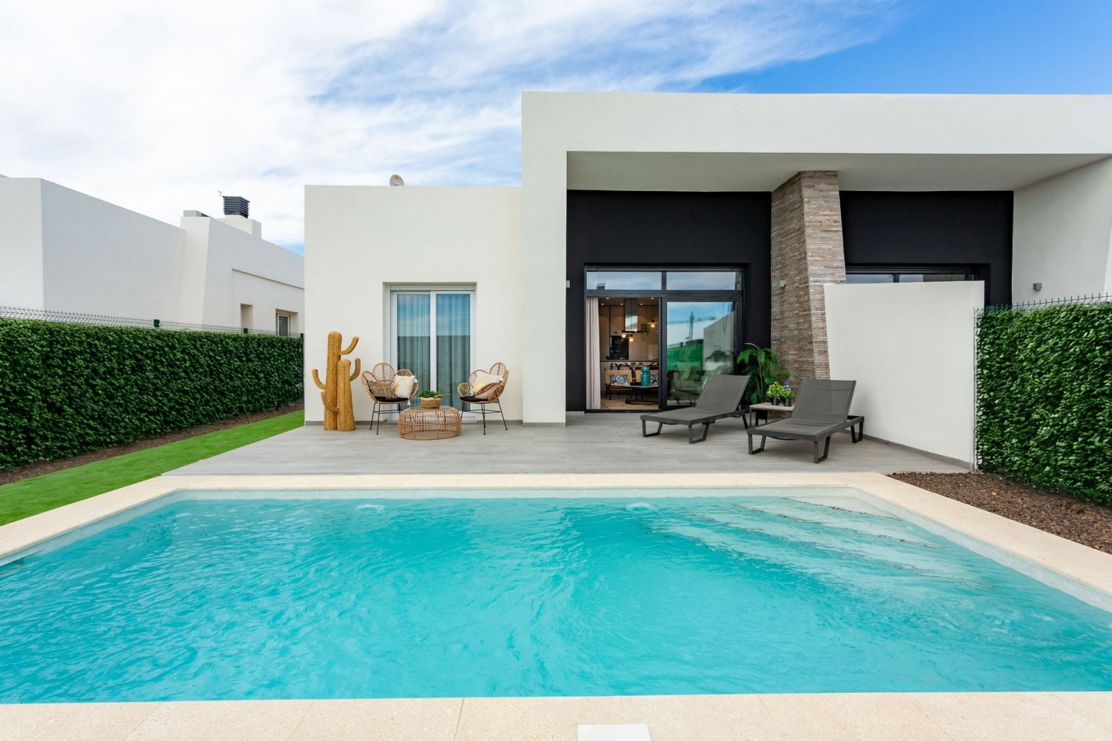 La Finca Golf:  In der prestigeträchtigen Umgebung von La Finca Golf gelegen, bietet dieses Wohnensemble eine exklusive Auswahl von 10 Immobilien, darunter Apartment 