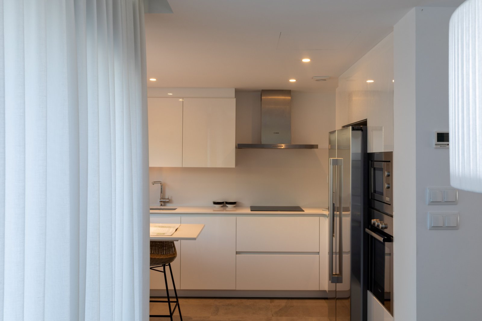  In der schönen Stadt Cartagena gelegen, bietet dieses exklusive Immobilienangebot zwei unabhängige Immobilien, die sich durch ihren beeindruckenden M