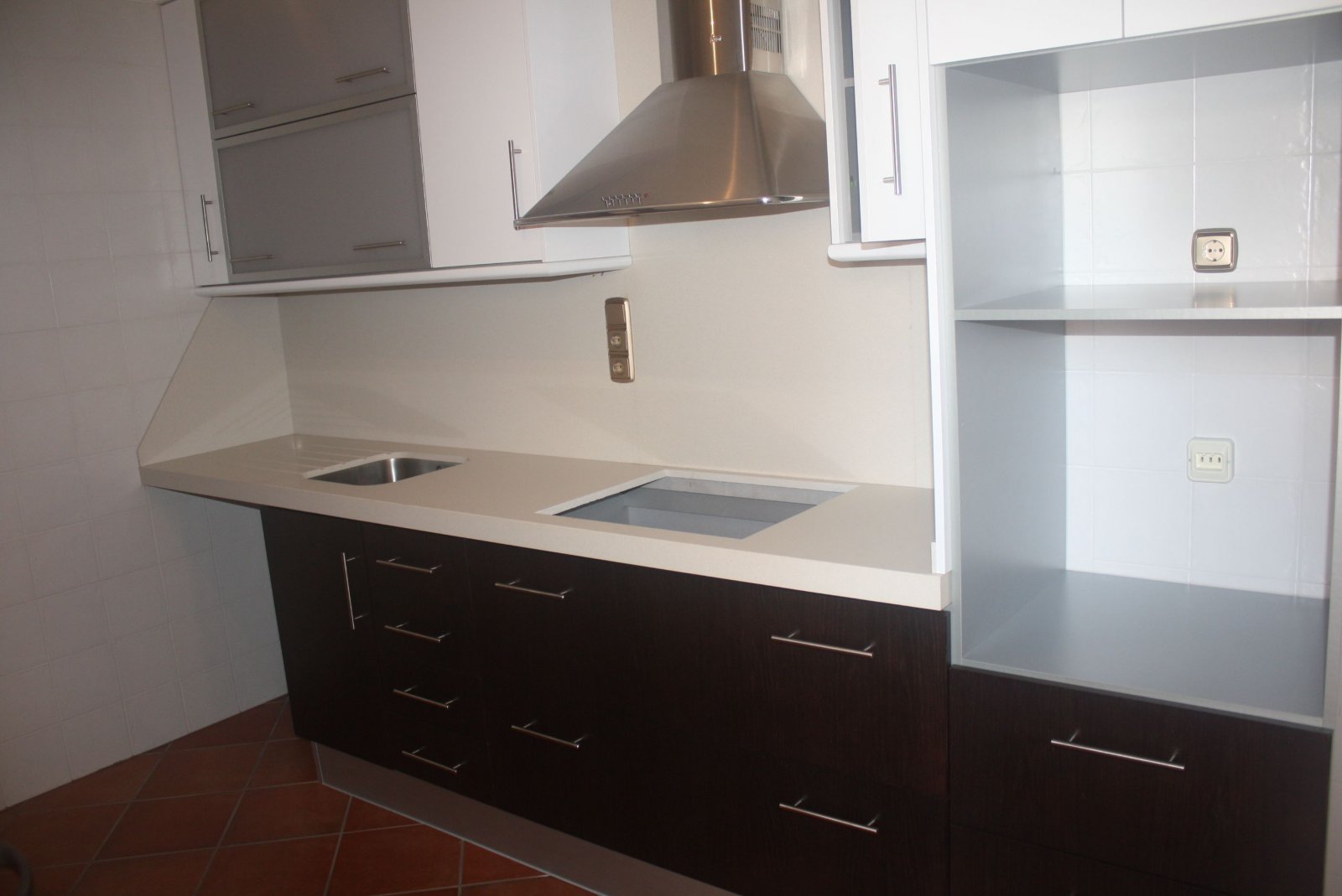 In der charmanten Stadt Torrevieja gelegen, bietet dieses Reihenhaus eine einzigartige Gelegenheit, das Leben an der Costa Blanca zu genießen. Mit nu
