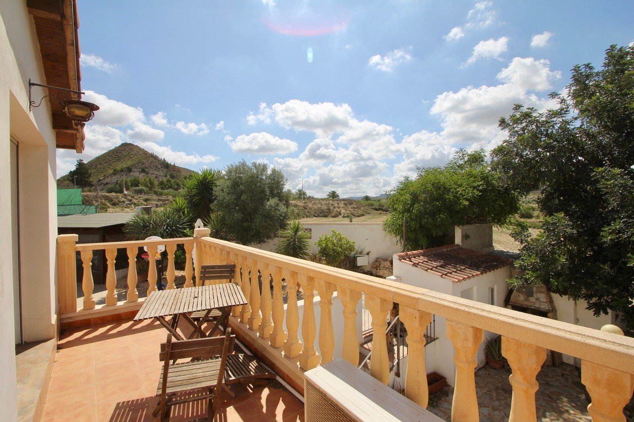 Spanish style country villa in Sucina with panoramic views.

Detached country villa on a plot of 683 m2 with off road par