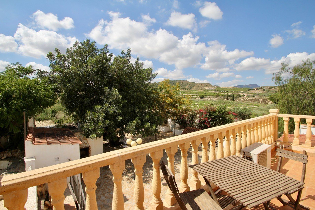 Spanish style country villa in Sucina with panoramic views.

Detached country villa on a plot of 683 m2 with off road par