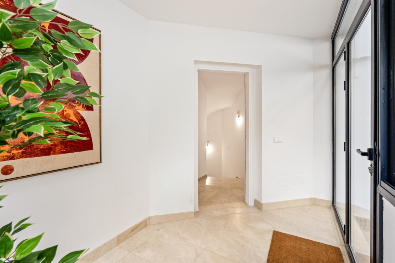Villa Heidi ist eine charmante und moderne Residenz, die sich in Vallvidrera, einem der grünsten und ruhigsten Viertel Barcelonas, befindet. Vall