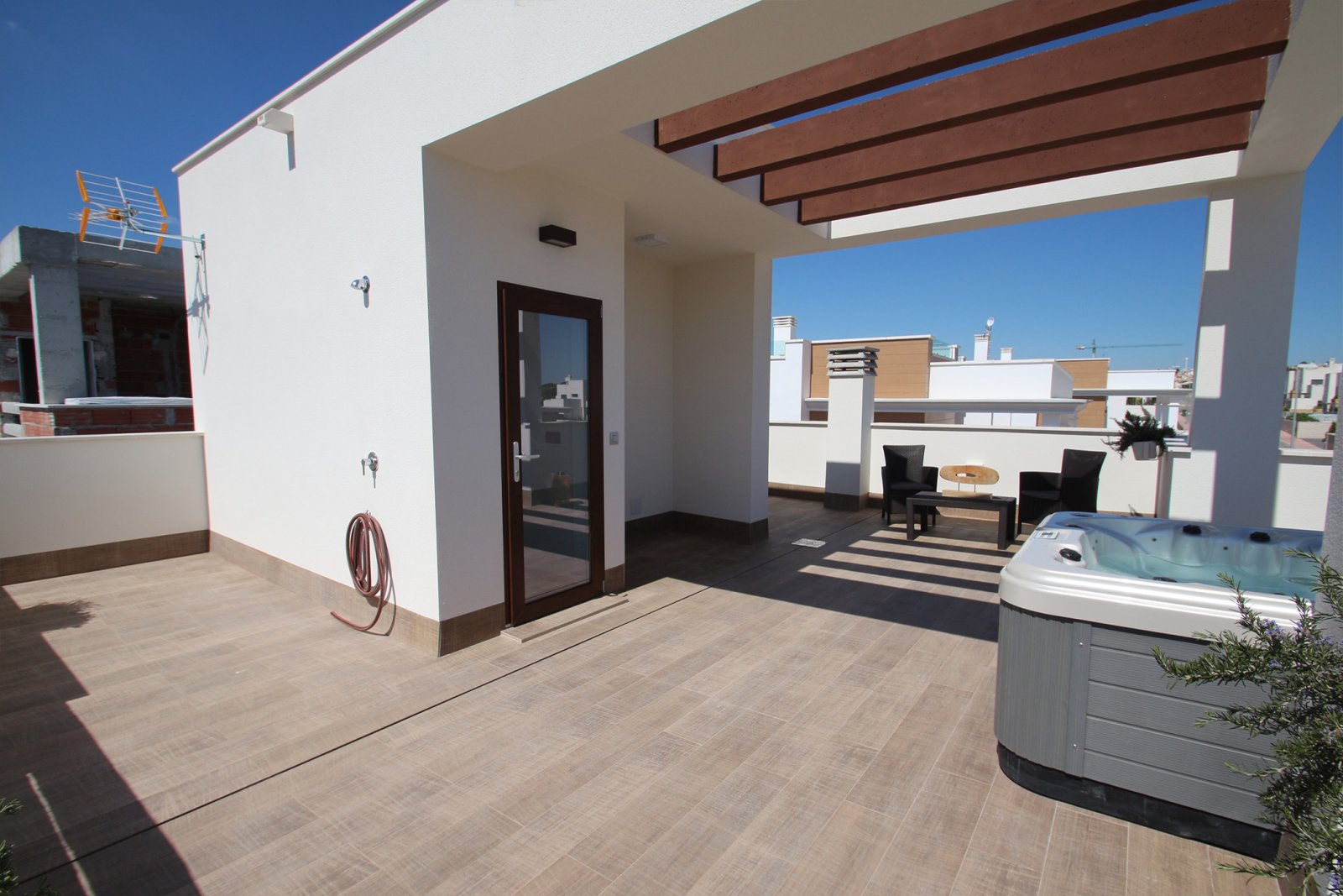 In der exklusiven Gegend von Playa Paraiso gelegen, bietet dieser Komplex von 13 freistehenden Häusern eine privilegierte Umgebung nur 1 km vom Meer