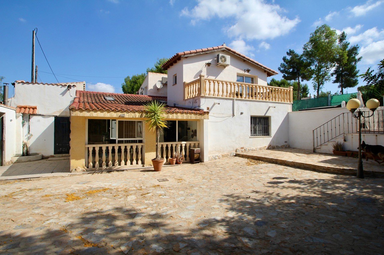 Spanish style country villa in Sucina with panoramic views.

Detached country villa on a plot of 683 m2 with off road par