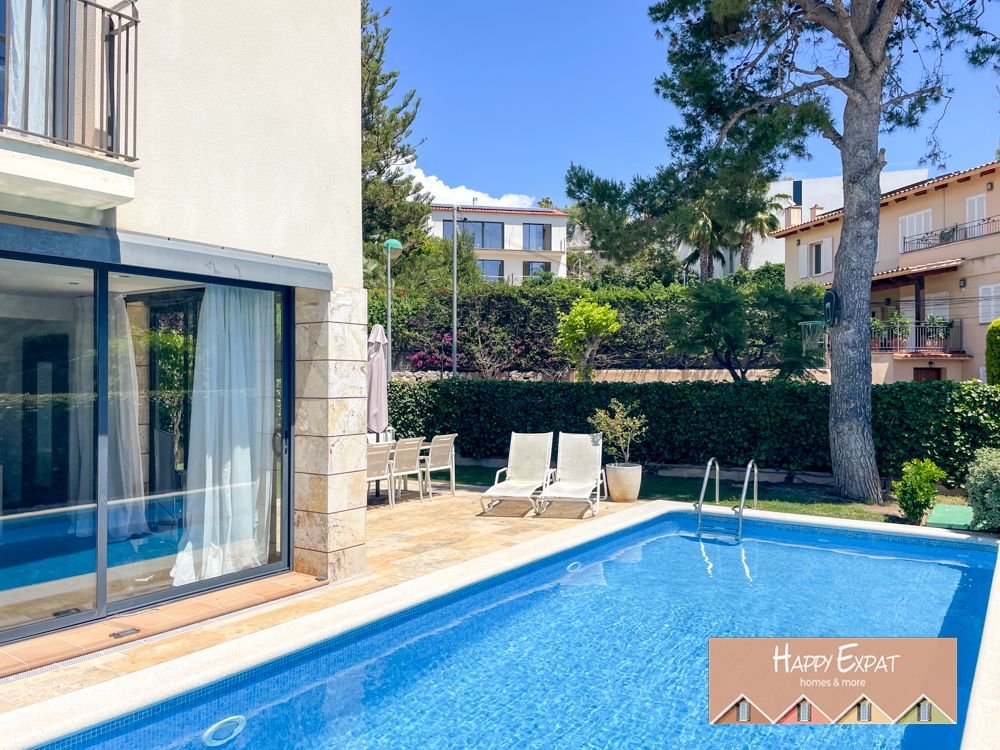 Sitges: Beeindruckendes Doppelhaus mit einer Touristenlizenz (mit hoher Rentabilit&auml;t) und Meerblick in Vallpineda.\Diese Doppelhaush&auml;lfte v 
