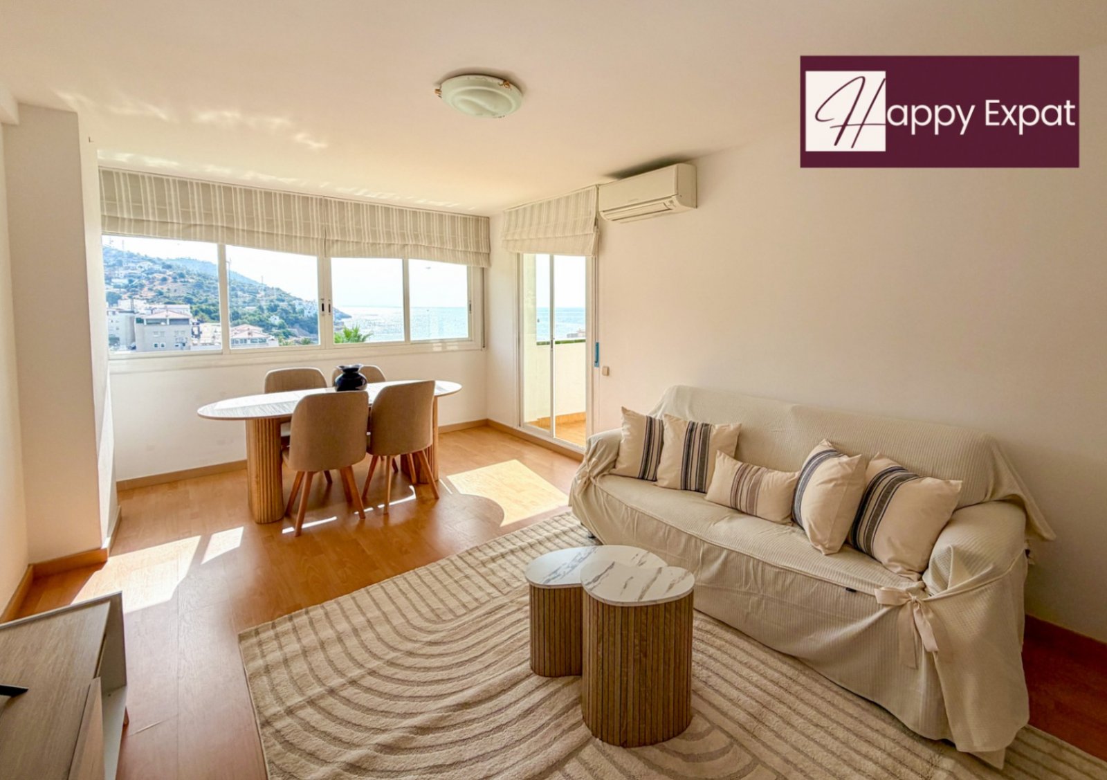 Sitges: Wohnung direkt am Aiguadolç Strand, mit 3 Schlafzimmern und 2 Badezimmern.Jeder, der zum ersten Mal hereinkommt, ist sprachlos über die atemberau 