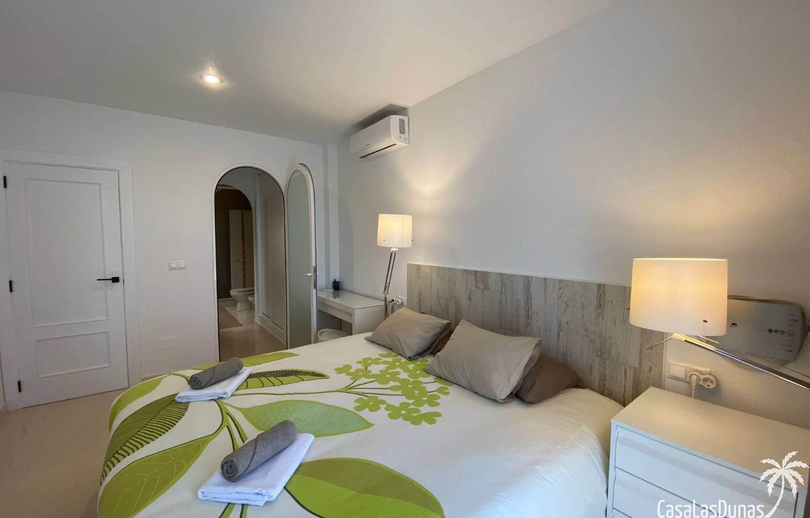  Die Villa El Sueño am Rande von La Marina (San Fulgencio) bietet dank ihrer erhöhten Lage einen luxuriösen Rückzugsort mit atemberaubendem Panoramabl