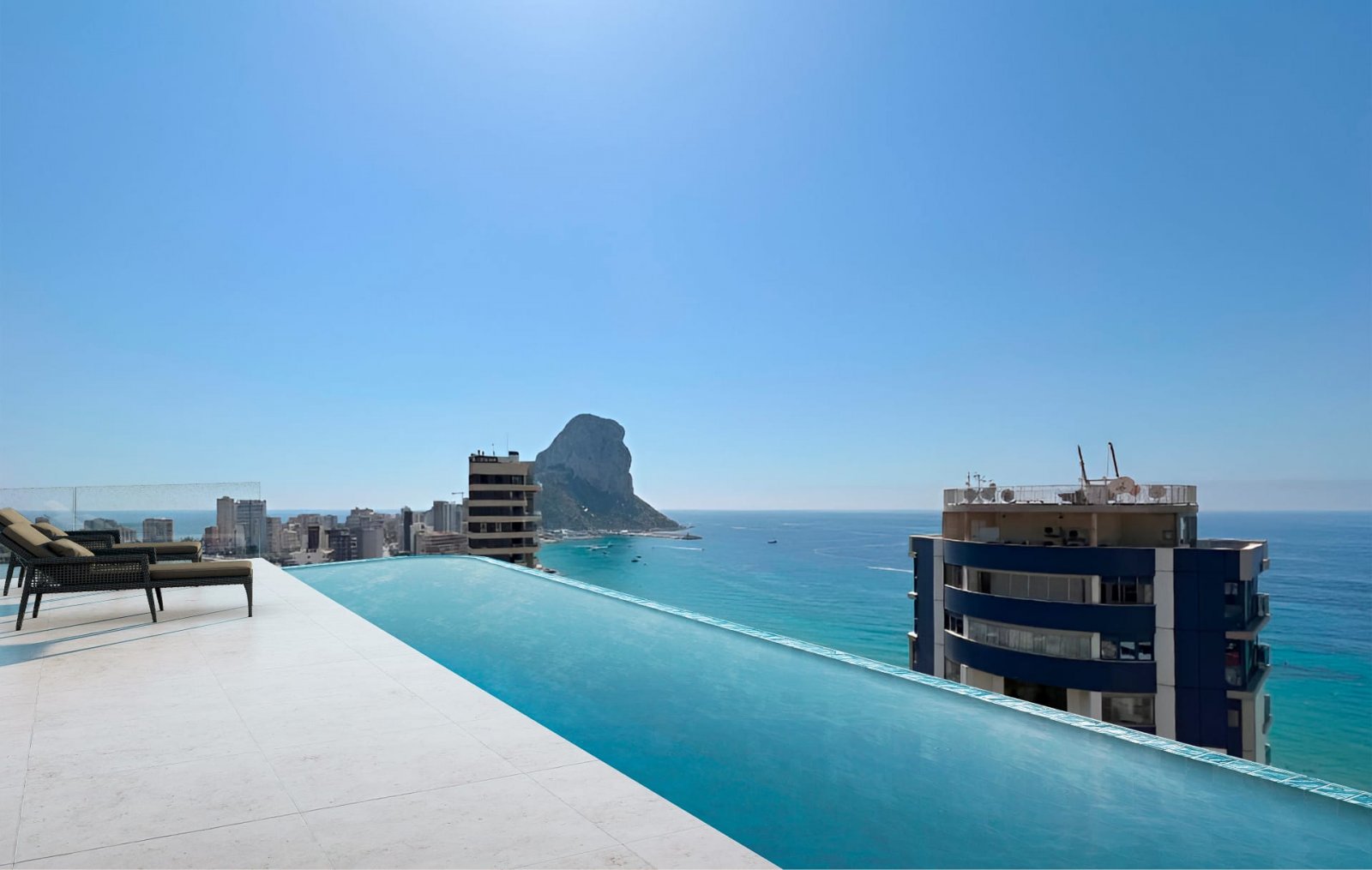 Calpe:  In der schönen Ortschaft Calpe gelegen, bietet diese Wohnanlage eine Auswahl von 38 Immobilien, darunter Apartments, Erdgeschosswohnungen und Penthäu 