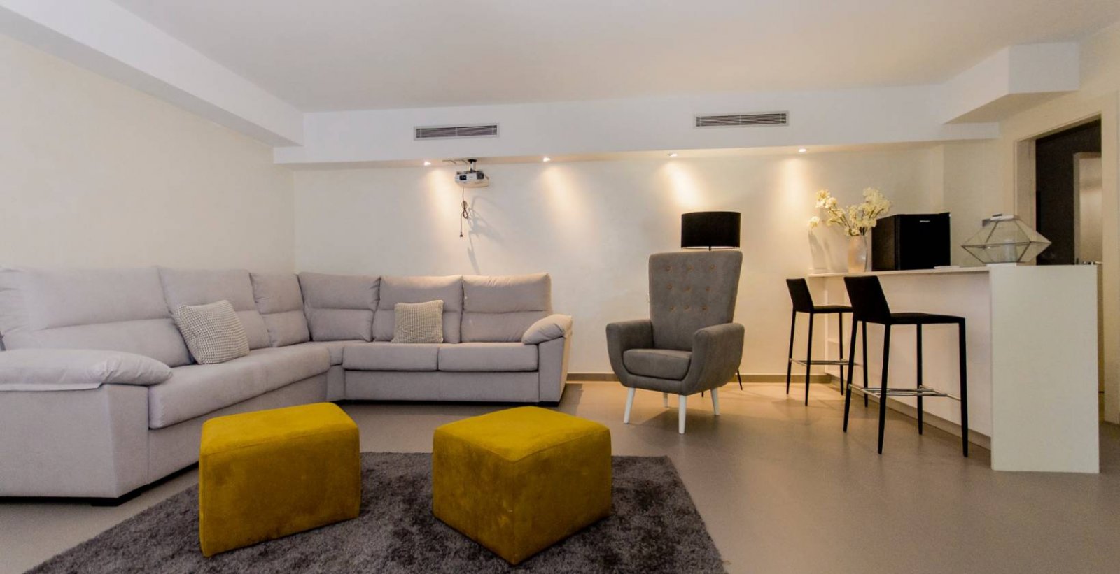 In der charmanten Stadt Orihuela gelegen, bieten diese exklusiven Villen eine privilegierte Umgebung für diejenigen, die ein Zuhause an der Costa Bla