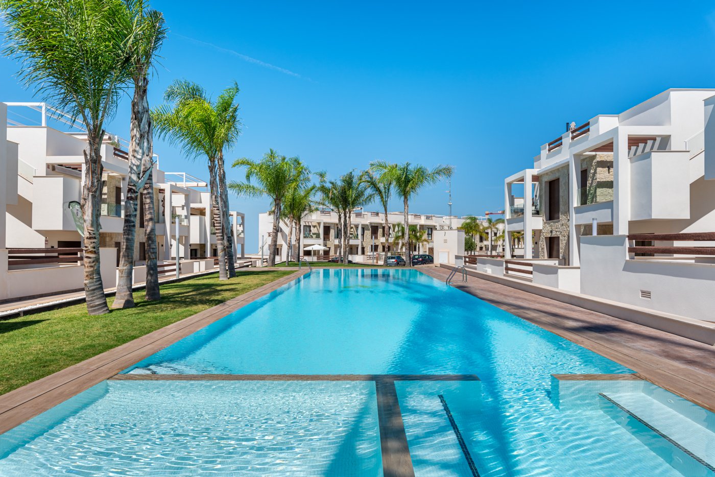 Los Balcones:  Erleben Sie den ultimativen mediterranen Lebensstil in diesem atemberaubenden Bungalow mit 2 Schlafzimmern und 2 Bädern an der südlichen Costa Blanca 