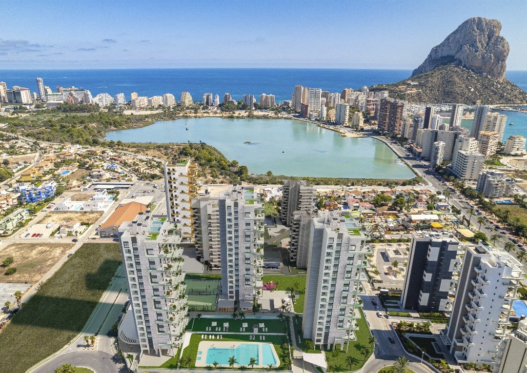 Calpe:  In der charmanten Stadt Calpe gelegen, bietet diese exklusive Wohnanlage eine Auswahl von 32 Wohnungen, darunter Apartments und Penthäuser. Entworfen 