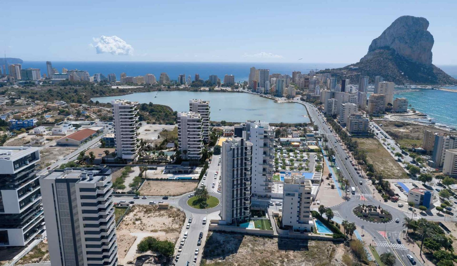 In der wunderschönen Stadt Calpe gelegen, bietet diese exklusive Wohnanlage eine Auswahl von 31 hochwertigen Wohnungen, darunter Apartments und Penth