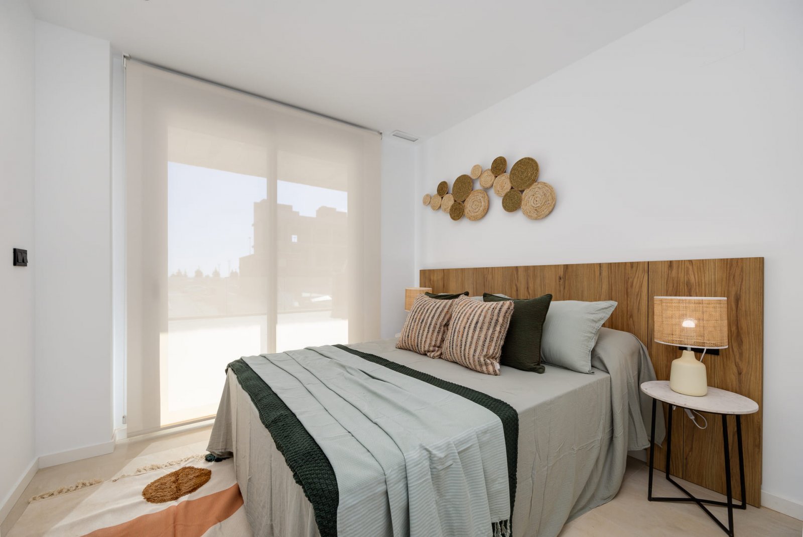 In der charmanten Stadt Los Alcázares gelegen, bietet dieser Wohnkomplex eine Vielzahl von Wohnmöglichkeiten, die sich an unterschiedliche Bedürfniss