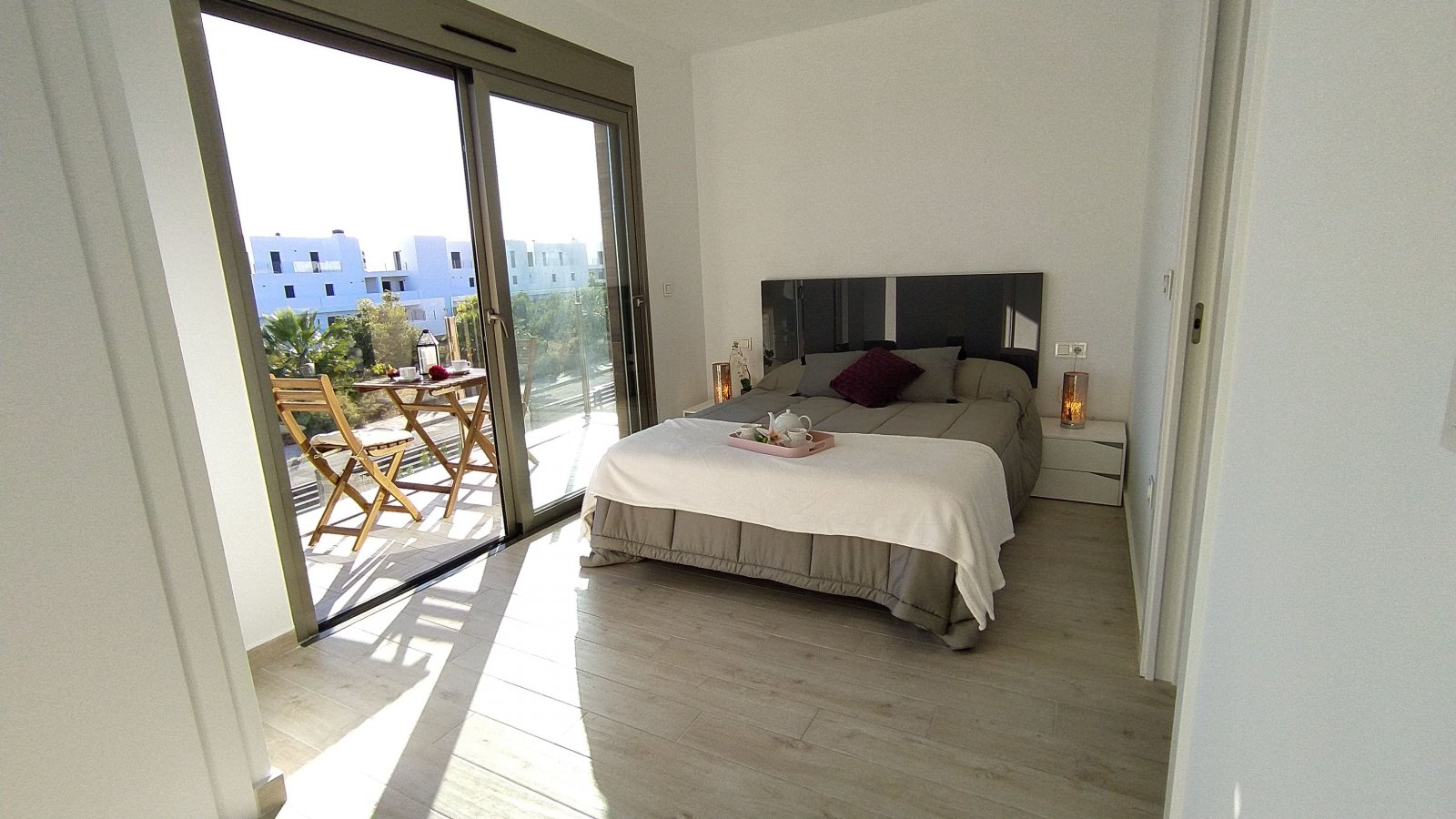 In der charmanten Stadt Orihuela gelegen, bietet diese exklusive Sammlung von 13 Immobilien eine perfekte Kombination aus Luxus und Komfort. Mit Typo