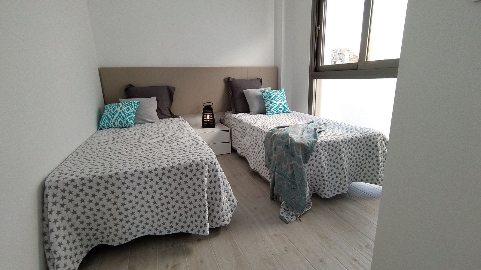 In der charmanten Stadt Orihuela gelegen, bietet diese exklusive Sammlung von 13 Immobilien eine perfekte Kombination aus Luxus und Komfort. Mit Typo