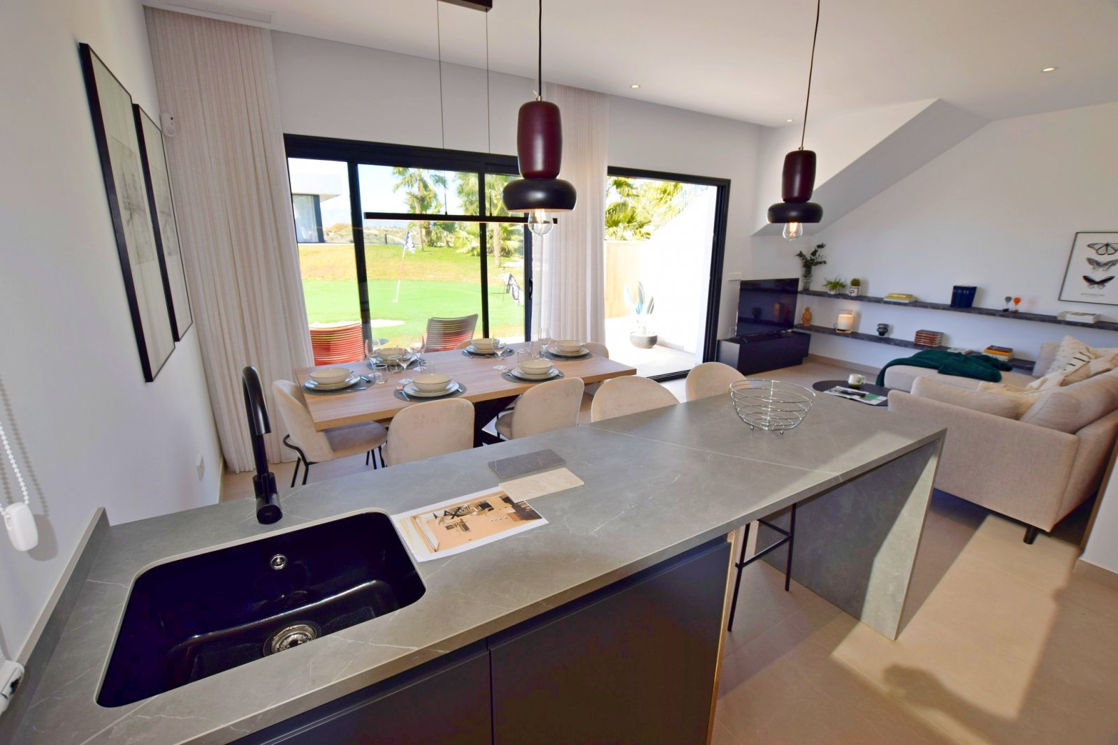  Im prestigeträchtigen Condado de Alhama gelegen, bietet diese Wohnanlage eine exklusive Auswahl von 21 Immobilien, darunter Apartments, Erdgeschosse 