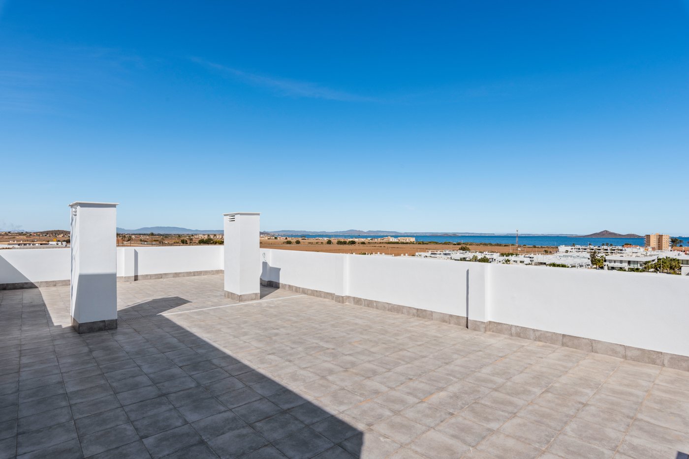 Dieses Wohnresort auf den charmanten Kleinen Inseln bietet ein einzigartiges Wohnerlebnis mit Meerblick. Es besteht aus 33 Immobilien, und die Bewohn
