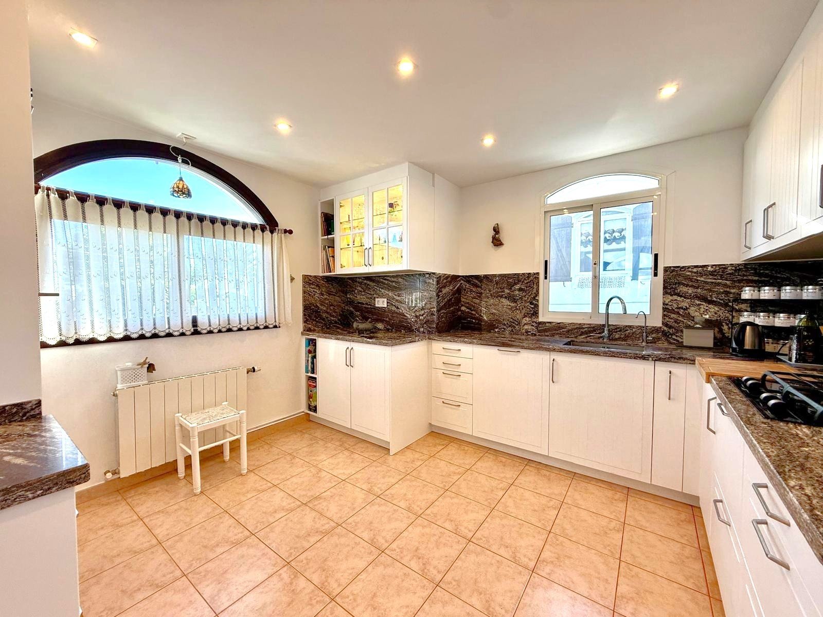  A traditional Spanish style very well maintained villa of 150 m2 including terraces,
on ground floor 3 bedrooms, of which two&amp;nbsp;wit