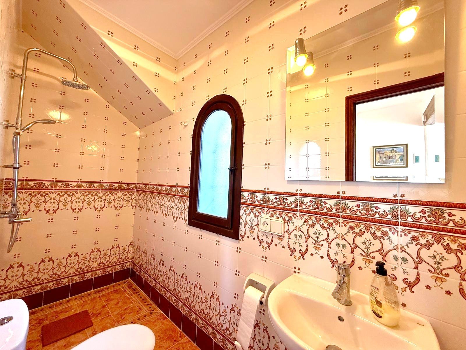   A traditional Spanish style very well maintained villa of 150 m2 including terraces,
on ground floor 3 bedrooms, of which two&amp;nbsp;wit