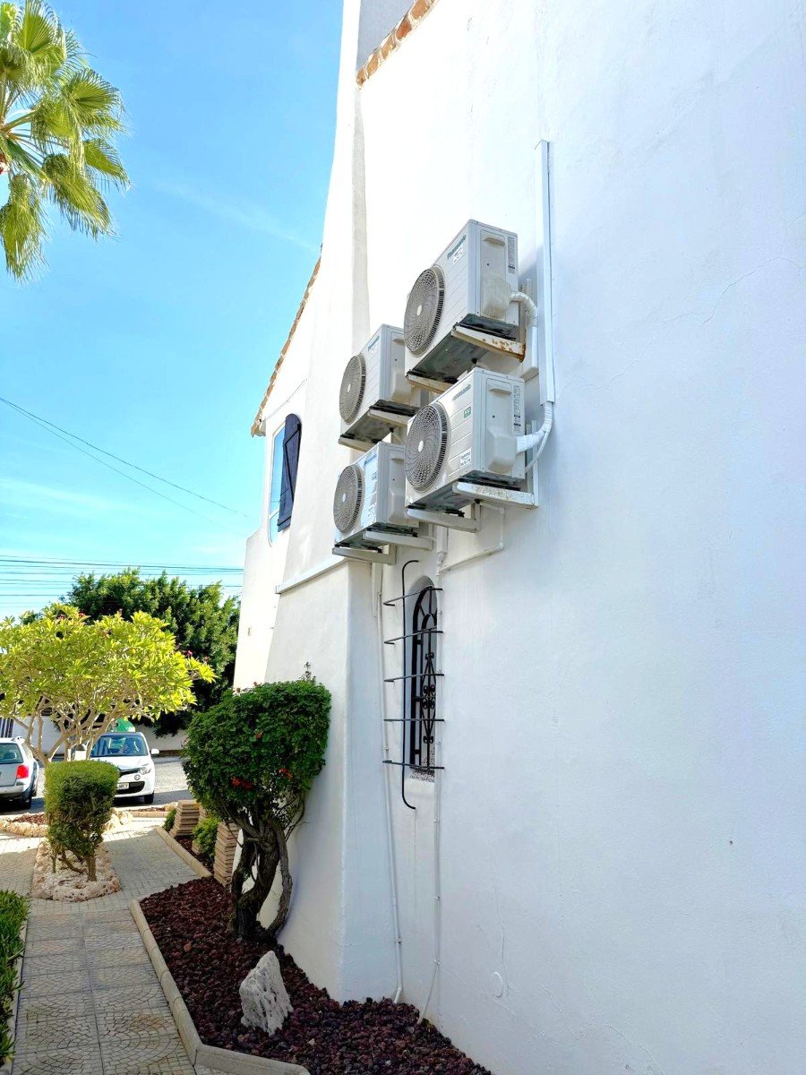   A traditional Spanish style very well maintained villa of 150 m2 including terraces,
on ground floor 3 bedrooms, of which two&amp;nbsp;wit