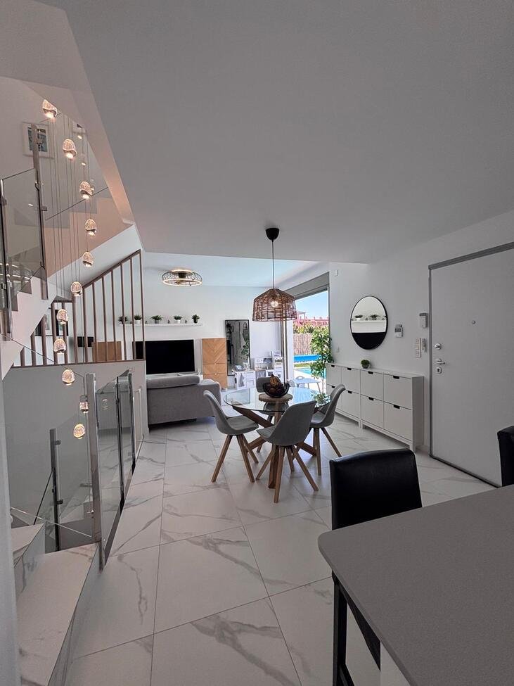 Beautiful 5-Bedroom Contemporary Villa with Heated Pool 
This stunning southwest-facing corner plot villa offers modern luxury, g