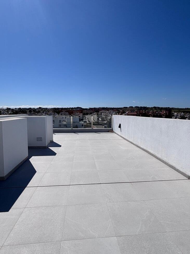Beautiful 5-Bedroom Contemporary Villa with Heated Pool 
This stunning southwest-facing corner plot villa offers modern luxury, g