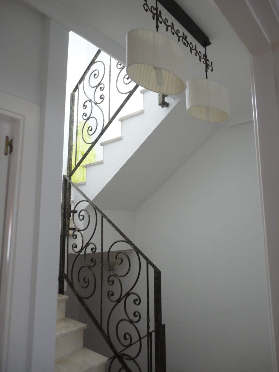 Discover this charming 2-bedroom duplex located in a private residential community, ideal as a permanent home, holiday property, or excellent invest