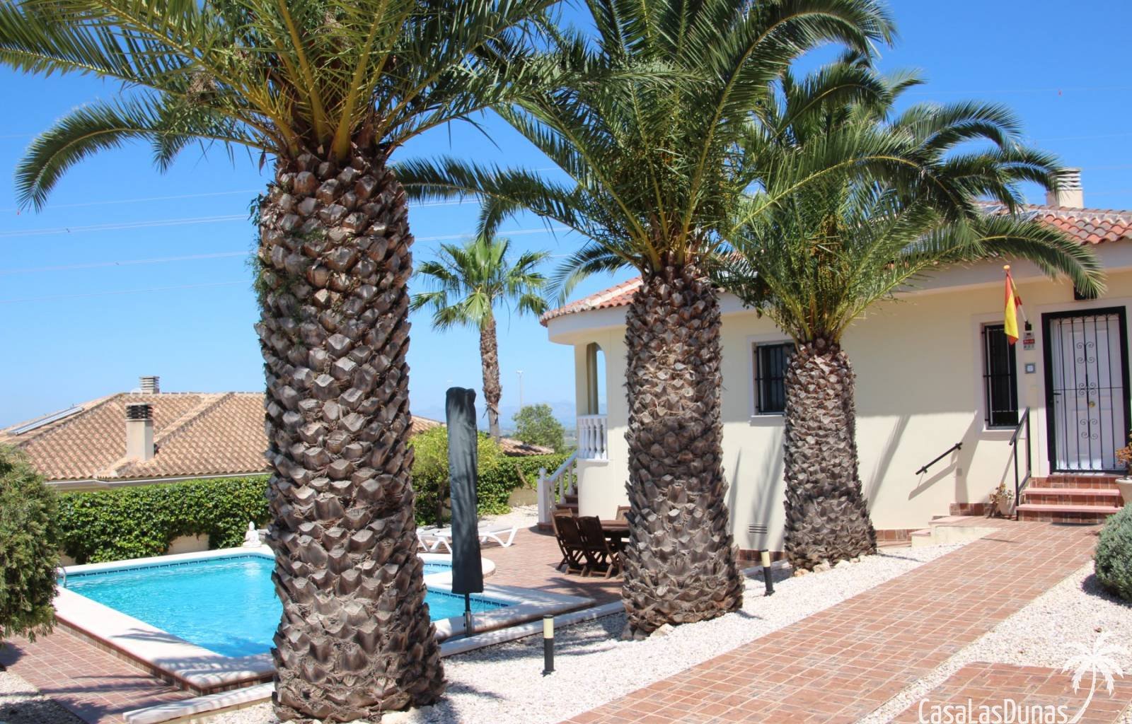  Casa Starrenburg ist eine traumhafte Ferienvilla am Rande des Wohngebiets La Marina. Diese luxuriöse, freistehende Villa besticht durch ihre moderne 
