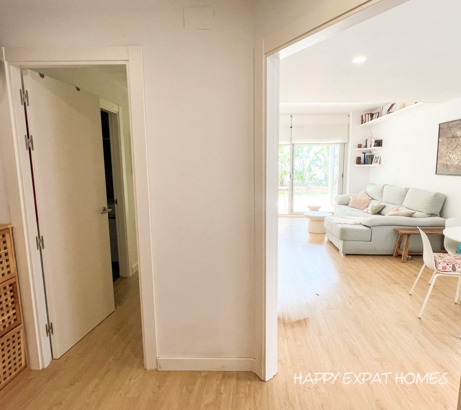 Mit dieser Wohnung in La Plana lautet das Schlüsselwort: GARTEN. Ein privater Rückzugsort dieser Größe nur einen kurzen Spaziergang vom pulsierend