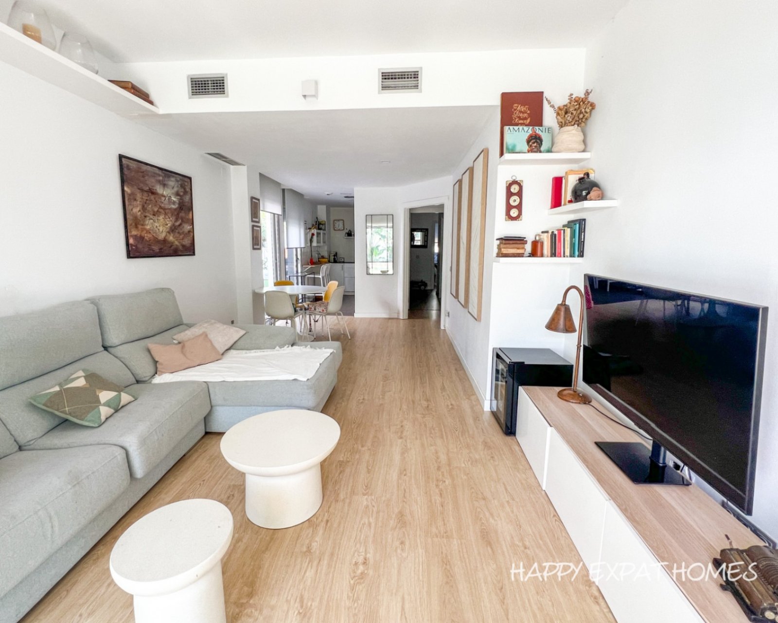 Mit dieser Wohnung in La Plana lautet das Schlüsselwort: GARTEN. Ein privater Rückzugsort dieser Größe nur einen kurzen Spaziergang vom pulsierend