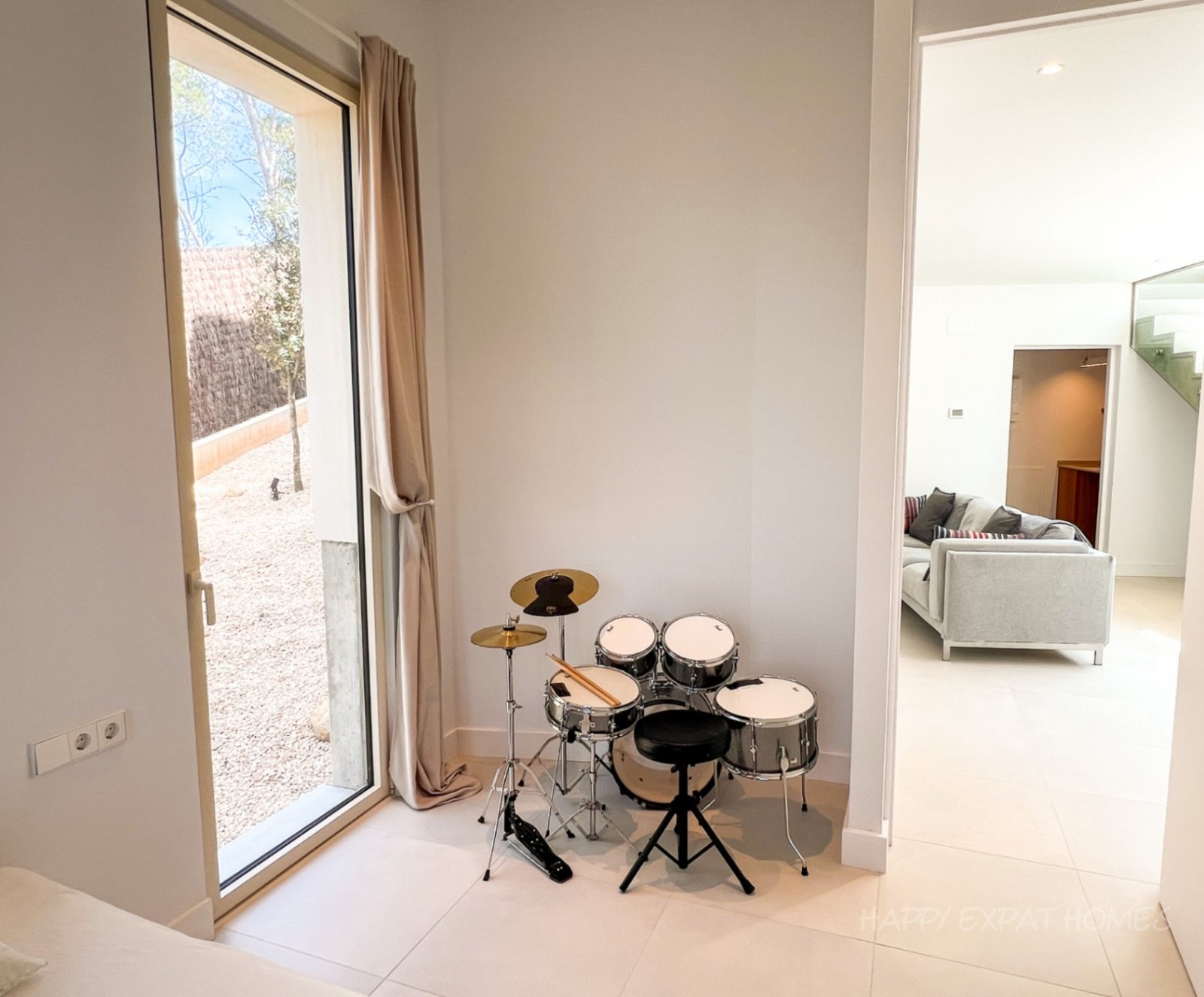 Zeitgenössische Öko-Villa: Wo Natur auf modernes Design trifftMas Alba – Ein nachhaltiges Refugium 5 Minuten von Sitges entfernt Erleben Sie ein Z