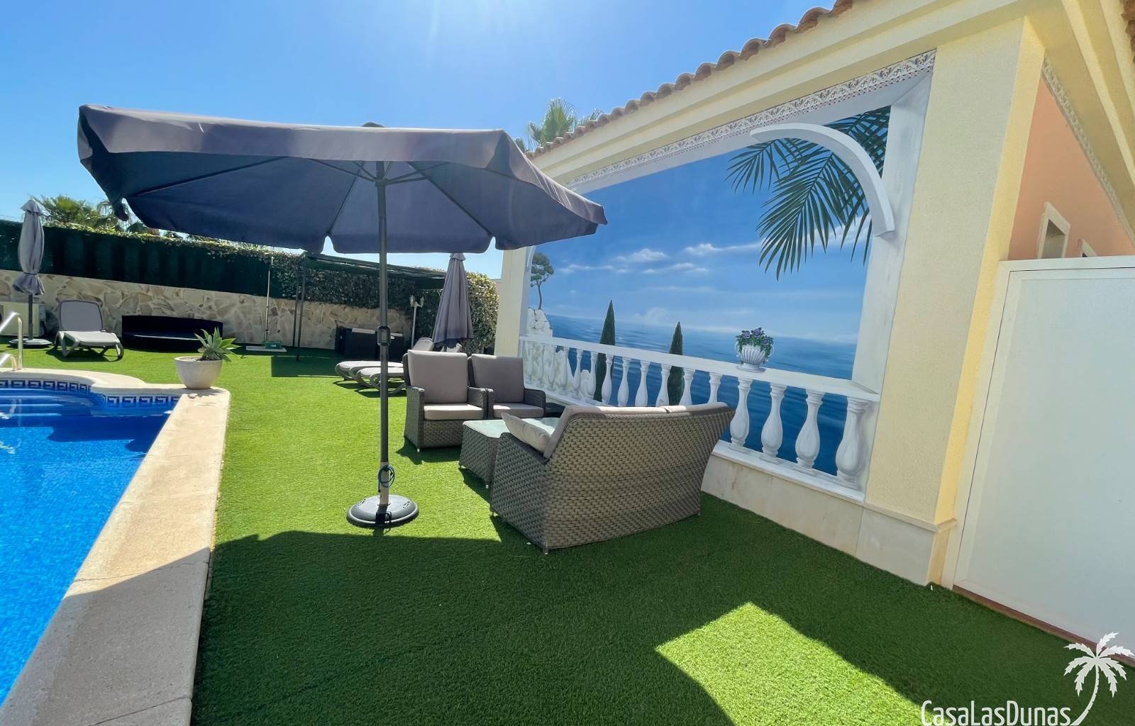 Luxuriöse Villa mit privatem Pool in der begehrten Gegend La Marina an der Costa Blanca
Willkommen in der Villa Marina , einer charmanten Ferienvill
