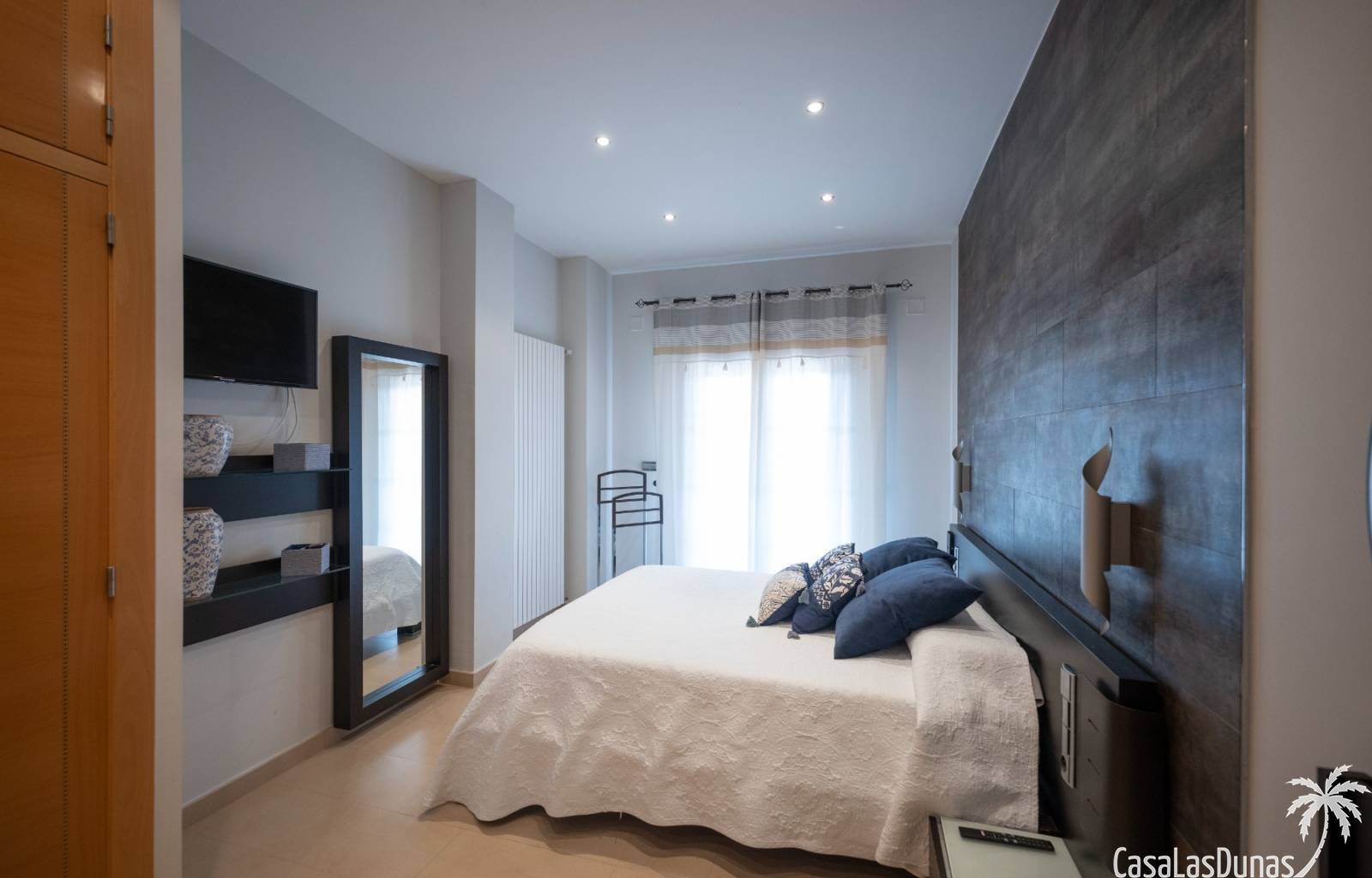 Suchen Sie Ruhe und gleichzeitig alle Annehmlichkeiten, um ein luxuriöses Leben zu führen? Dann ist diese Luxusvilla das Haus, von dem Sie schon imme