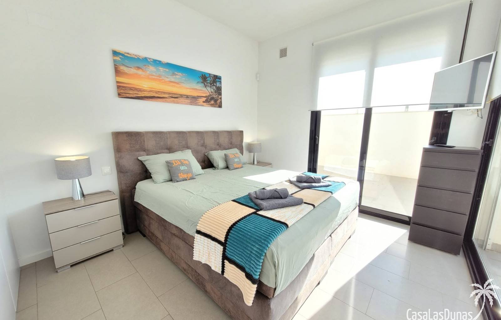  Sie wünschen sich einen unbeschwerten Urlaub? Entdecken Sie die Casa Spruit in Ciudad Quesada. Diese moderne, freistehende Villa ist komplett ausgest